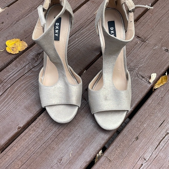 DKNY ankle strap heels - Picture 5 of 6